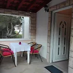 Uznik's Tkon