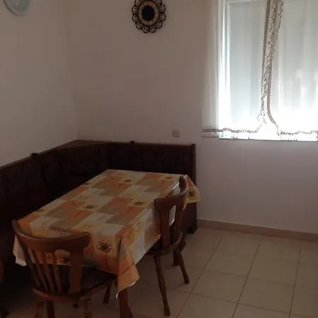 Apartman Uznik's Tkon