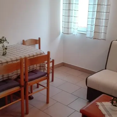 Apartman Uznik's Tkon