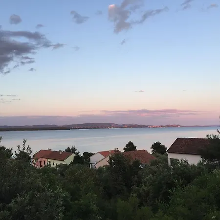 Uznik's Tkon