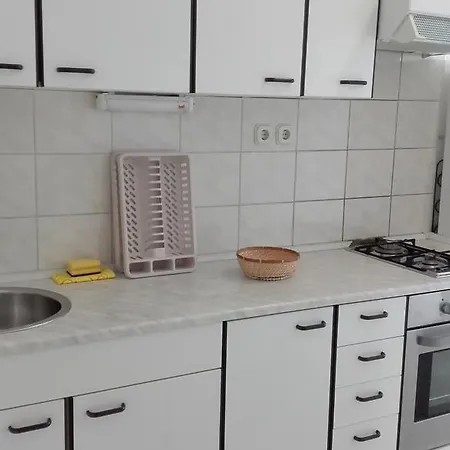 Uznik's * Tkon