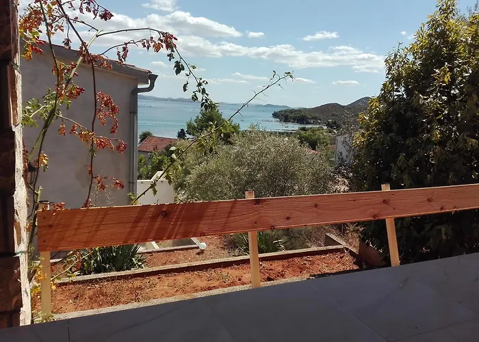 Uznik's * Tkon